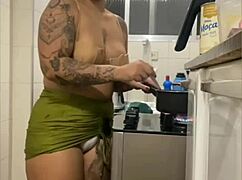 Kitchen live flashes swollen pussy under mini skirt for excited viewers