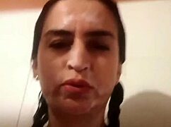 Wow look at this cuarentona shoving vibrator deep in her vagina then striptease shower!