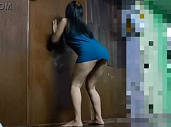 check out this fine big ass college girl sweating through her home workout 😍🍑