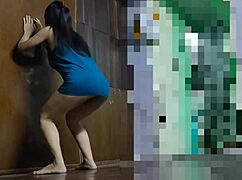 check out this fine big ass college girl sweating through her home workout 😍🍑