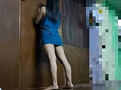 check out this fine big ass college girl sweating through her home workout 😍🍑