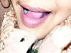 damn this closeup pussy gets slammed so hard she screams and cums with her young stud