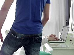 Peach's shaved milf pussy gapes riding boyfriend's monster cock with frat bro doggystyle creampie