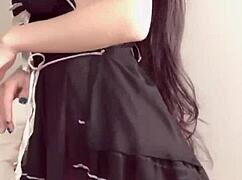 Watch this cute beauty shake and dance her joyful moves so gracefully today 🎶💃✨