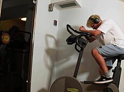 i GAVE my stepsister BIRTHDAY ORAL then fucked her PRETTY pussy outdoor quickie style!!