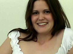 Next door horny young babe drops for eager neighbor blowjob