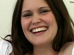 Next door horny young babe drops for eager neighbor blowjob