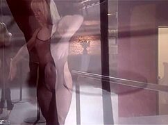 Ballerinas turn ballet fingering lick into intense lesbian pussy munch