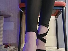 i'm fing'rin dirty in black leggins