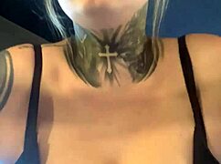 Gym girl watched by marombeira, wet pussy dripping down her legs