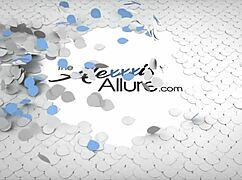 alexxxis allure hits orgasm as superhero with hitachi wand