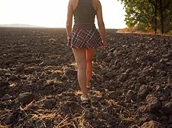 i'm watchin schoolgirl upskirt full back panties outdoors so hot...