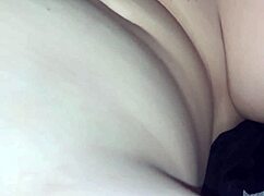 Kinamot puke ko horny pinay fingering herself 😩 no dick around