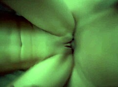 le encanta que le meta la verga en su culo antes de dormir
