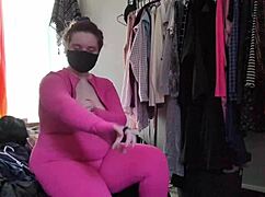 chubby babe stretches fat ass in tight pink leggings hard