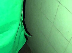 Frentista fucks putinha quickie at gas station outdoors!