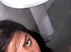 Frentista fucks putinha quickie at gas station outdoors!