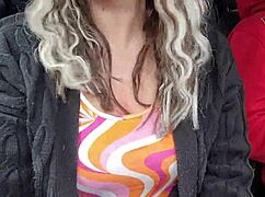 Wife blows dirty husband deep in the car outdoors.
