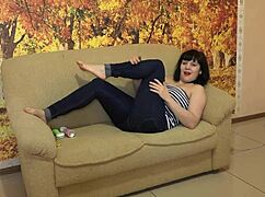 wanna see brunette shove deodorant bottle deep in hairy pussy to cum?