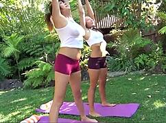 Post-yoga shower kiss turns to hot lesbian scissoring and tribbing