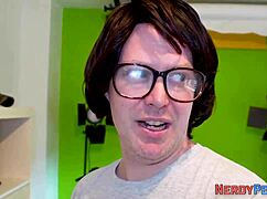 yo newbie, you really giving head to that yorkshire nerd? 😏 first time facial incoming