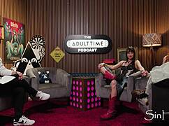 Pornstars bree mills and lana small try naughty gigs