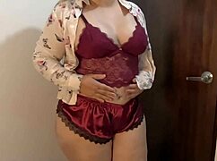 Curvy BBW Stepmom Soraya Strips Bare For Friend's Camera In Real Homemade Action