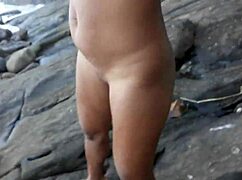 😲 caught three hotties peeing on beach with paty bumbum melissa arlequina!!