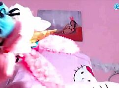 damn this teen fucks that dildo like a pro
