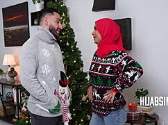 Hijab Girl Fucks Boyfriend Christmas Virgin Style