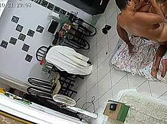 quero ver ela apanhando de pauzão no gangbang com peruvian latina
