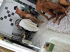 quero ver ela apanhando de pauzão no gangbang com peruvian latina