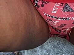 minha buceta inchada esticada no shorts apertado bem devagar