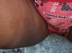 minha buceta inchada esticada no shorts apertado bem devagar