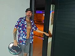 caught my stepdad jerkin off to my ass so i gave him a hot handjob blowjob and cum on ass shake