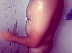 peek at me hidin in shower jerkin off cummin all over my sexy legs