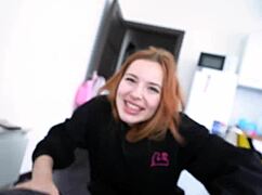 😍 Redhead babe's crazy deepthroat on monster cock during home casting interview!