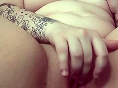 whoa!! chubby tattooed gamer spreads big pussy lips and cums hard in gaming chair