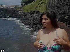 Curvy Lady In Sexy Clothes Masturbates Beach Photoshoot