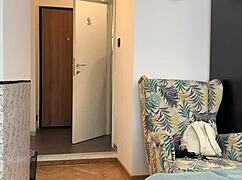 Dropping Towel Naked For Delivery Man's Big Surprise