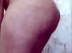 hindi sex story bathroom me ungli se chudai