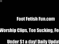 get on your knees and worship my feet 😘