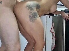 empregada greluda me serve do jeito que gosto