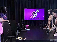 negão pauzudo fudeu 2 casadas de uma vez ao vivo