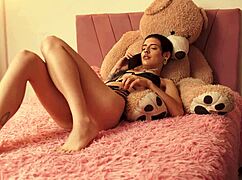 Want To Invite Cute Colombian Girl For First Fuck